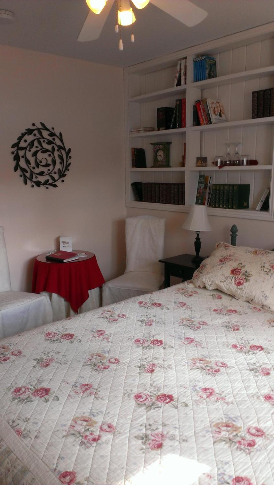 A Li'L Bit Of Eden Bed & Breakfast Niagara-on-the-Lake Room photo